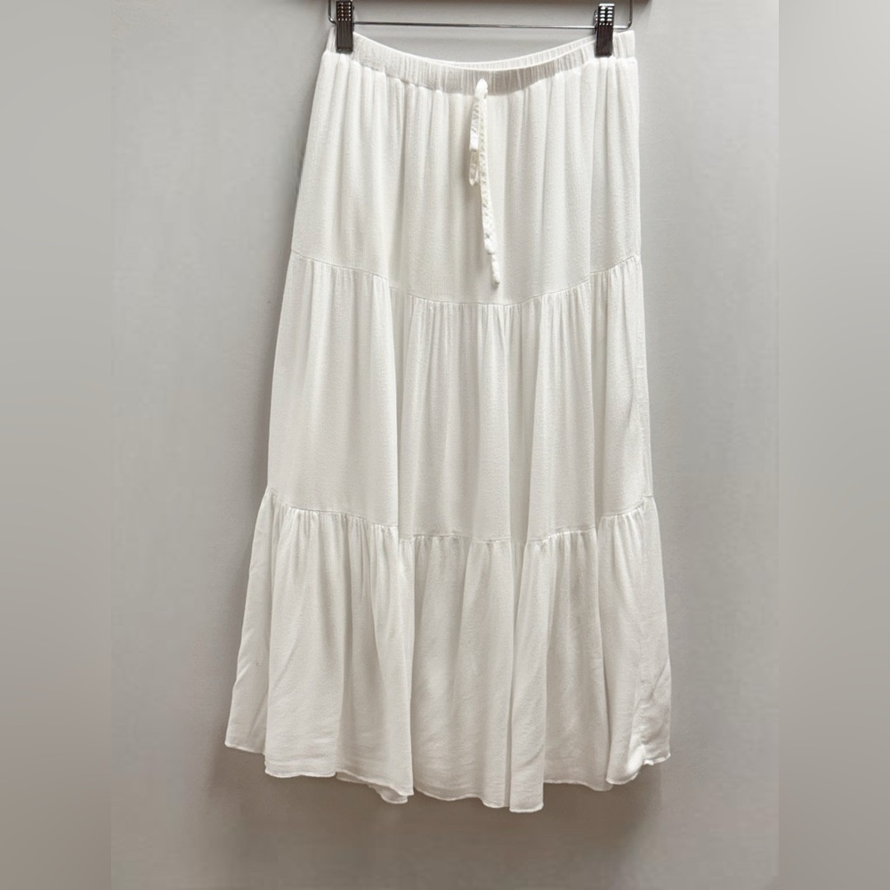 Elegant White Tiered Skirt